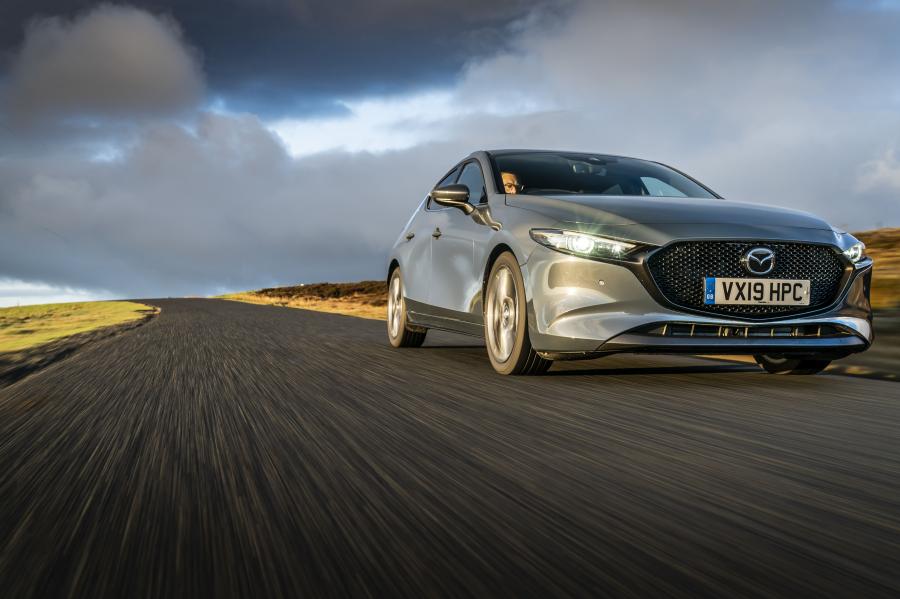  Mazda3 Skyactiv-G GT Sport Hatchback 2019 года  (UK) (фото 15 из 83)